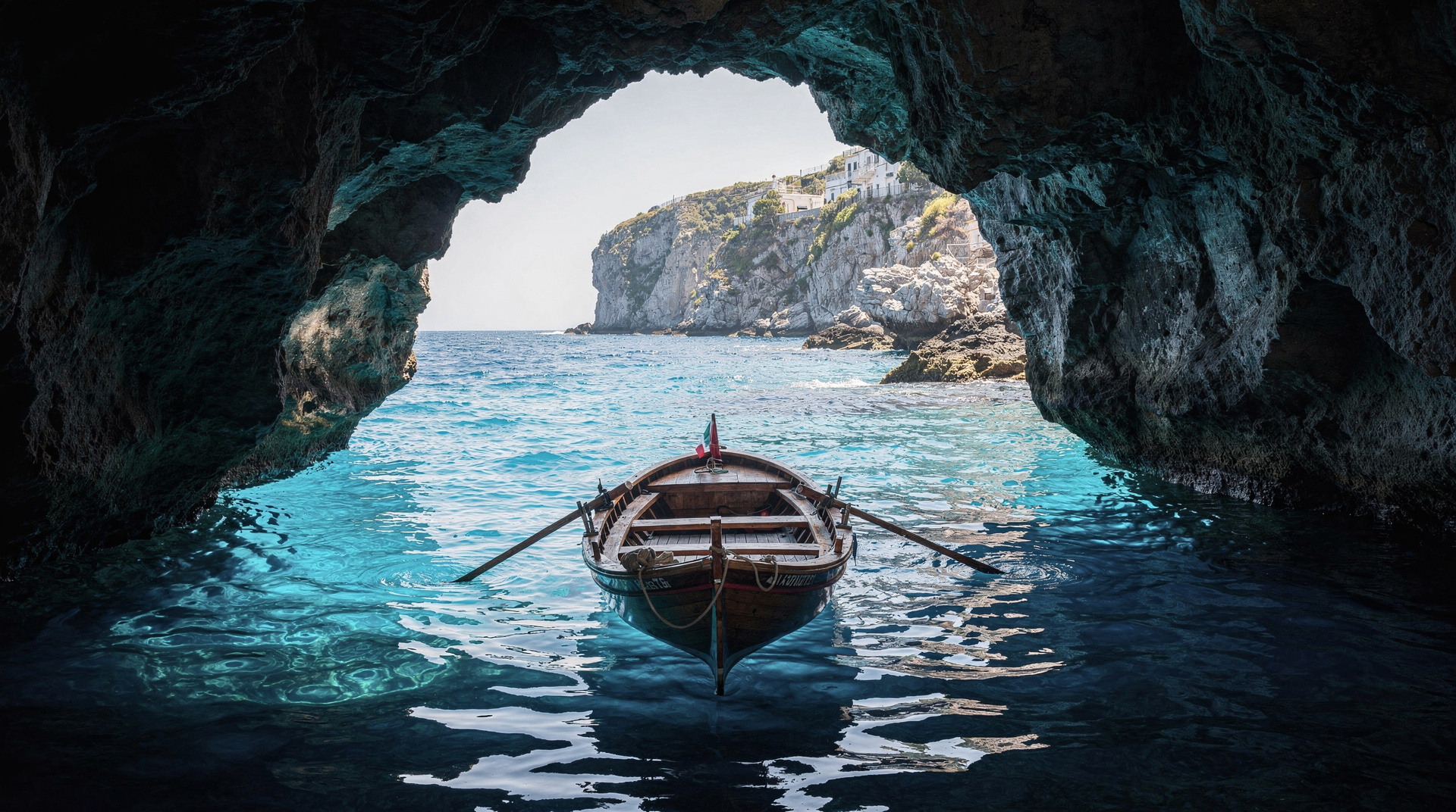 Consejos para visitar la Gruta Azul en barco: qué esperar realmente, costes y cuándo ir — Consejos honestos para la Gruta Azul en barco: cuándo abre, costes reales, reali