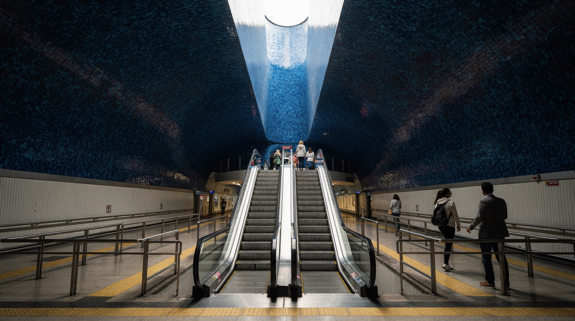Campania Express frente a Circumvesuviana: ¿qué tren tomar a Pompeya y Sorrento? — ¿Campania Express o Circumvesuviana regular para Pompeya y Sorrento? Comparativa
