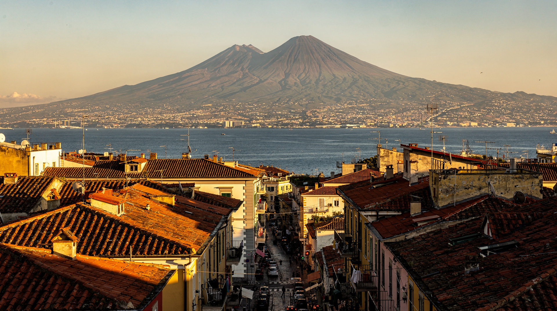 Nápoles vs Roma — ¿qué ciudad italiana debes visitar? — Nápoles vs Roma comparadas honestamente para 2026 — coste, aglomeraciones, comid