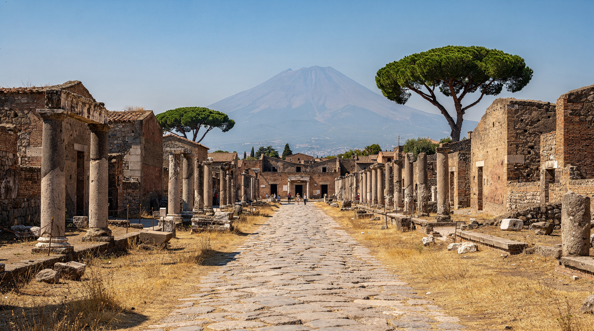 Pompeya vs Herculano — ¿qué yacimiento romano visitar? — Comparación honesta entre Pompeya y Herculano — extensión, afluencia, precio, at