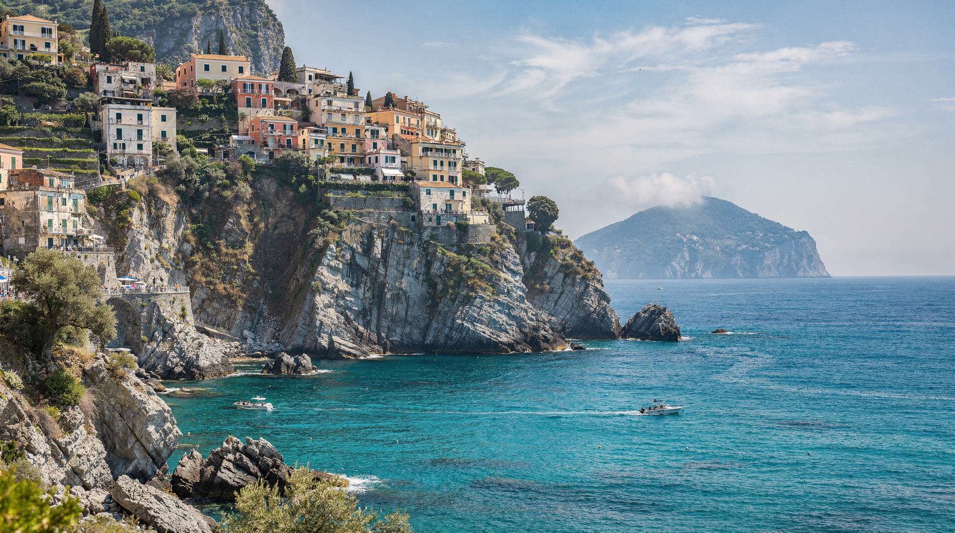 Pompeii and Vesuvius in one day: combined day trip from Naples — Honest review of the combined Pompeii and Vesuvius day trip from Naples: ruins, 